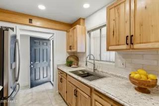 Photo #4: 6860062 Listing