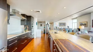 Photo #5: 6860130 Listing 