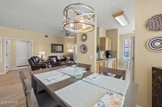 Photo #5: 6860131 Listing