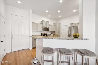 Photo #2: 6860160 Listing 