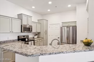 Photo #3: 6860160 Listing 