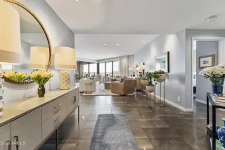 Photo #2: 6860286 Listing