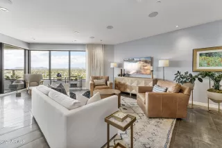 Photo #5: 6860286 Listing