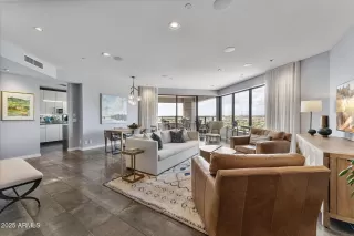 Photo #6: 6860286 Listing