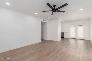 Photo #2: 6860317 Listing 