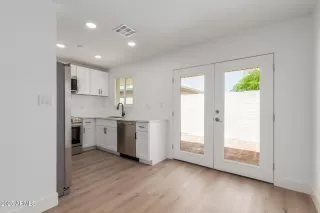 Photo #5: 6860317 Listing 