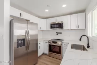 Photo #6: 6860317 Listing 