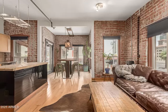 MLS: 6860449 Condo For Sale