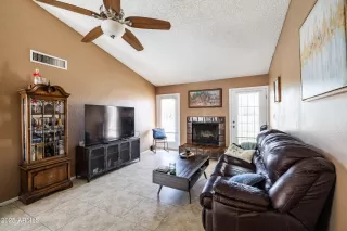 Photo #5: 6860482 Listing 