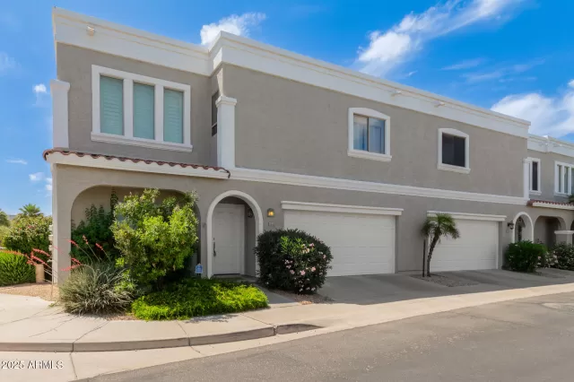 MLS: 6860485 Condo For Sale