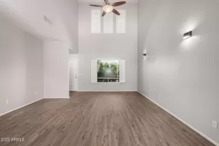 Photo #5: 6860485 Listing