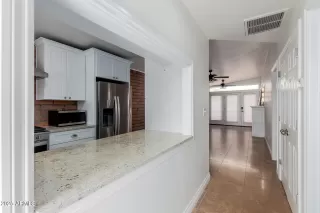 Photo #4: 6860510 Listing 