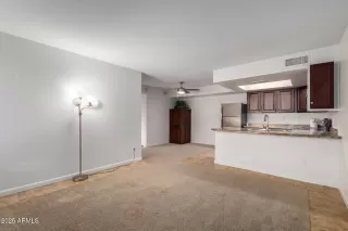 Photo #5: 6860533 Listing 