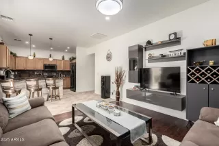 Photo #2: 6860583 Listing