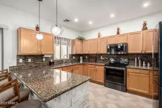 Photo #3: 6860583 Listing