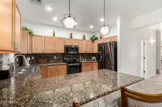 Photo #4: 6860583 Listing