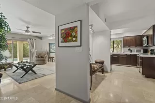 Photo #5: 6860847 Listing 