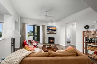 Photo #5: 6860892 Listing 