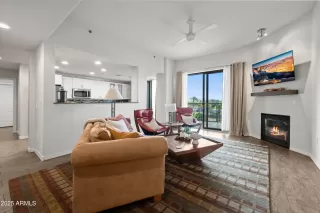 Photo #6: 6860892 Listing 