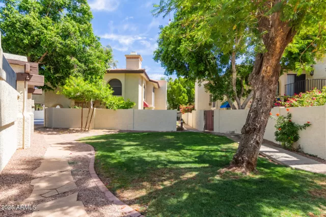 MLS: 6860900 Condo For Sale