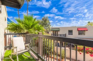 Photo #4: 6860900 Listing 