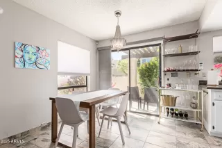 Photo #6: 6860900 Listing 