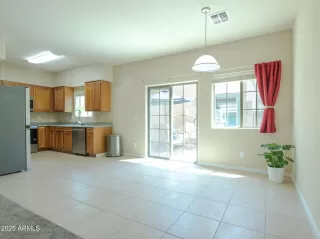 Photo #5: 6860972 Listing 