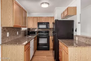 Photo #1: 6861000 Listing