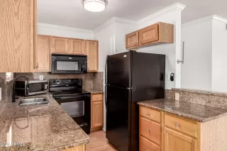 Photo #2: 6861000 Listing