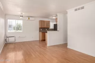 Photo #3: 6861000 Listing