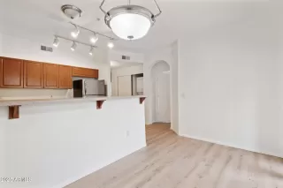 Photo #4: 6861001 Listing