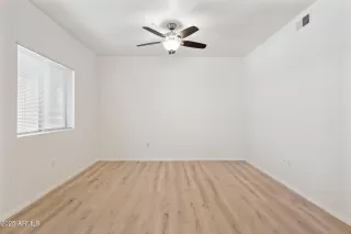 Photo #6: 6861001 Listing