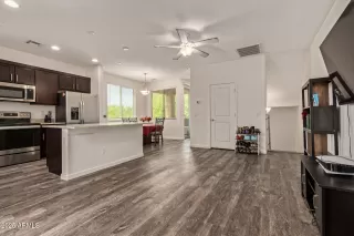 Photo #4: 6861152 Listing