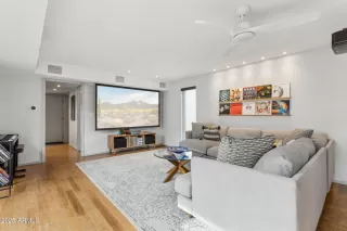 Photo #2: 6861286 Listing 