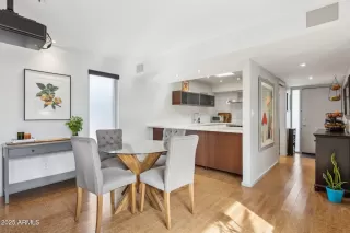 Photo #5: 6861286 Listing 