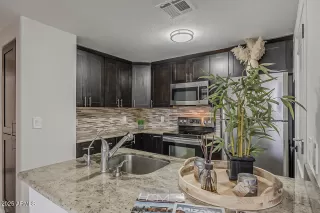 Photo #6: 6861414 Listing