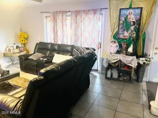 Photo #6: 6861485 Listing