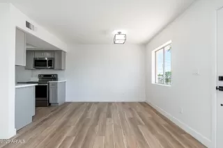Photo #4: 6861529 Listing