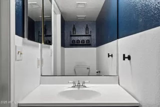 Photo #4: 6861533 Listing