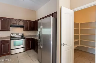 Photo #6: 6861764 Listing