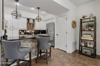 Photo #6: 6861935 Listing