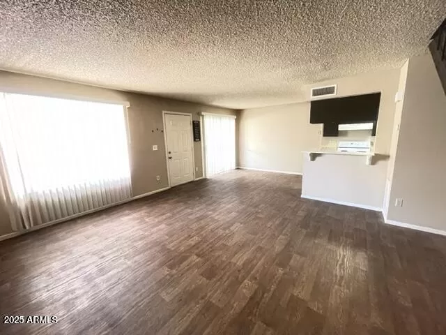 MLS: 6861943 Condo For Sale