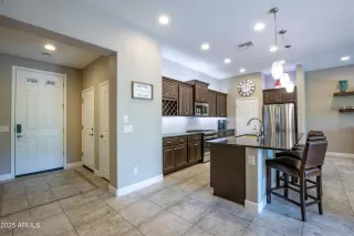 Photo #5: 6861957 Listing 