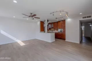 Photo #2: 6861997 Listing