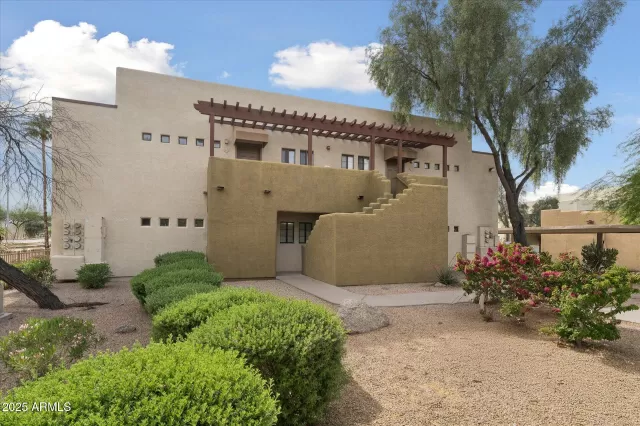 MLS: 6862002 Condo For Sale