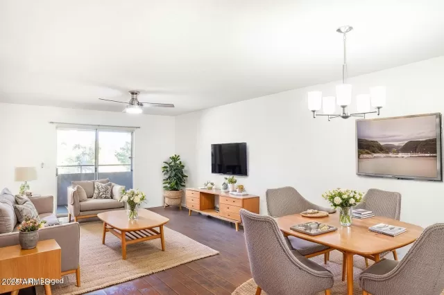 MLS: 6862303 Condo For Sale