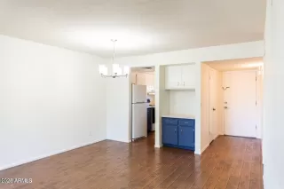 Photo #2: 6862303 Listing 