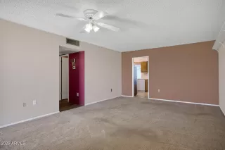 Photo #5: 6862433 Listing 