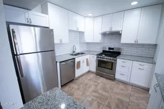 Photo #5: 6862600 Listing 