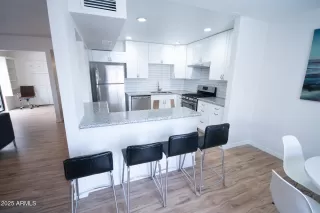 Photo #6: 6862600 Listing 